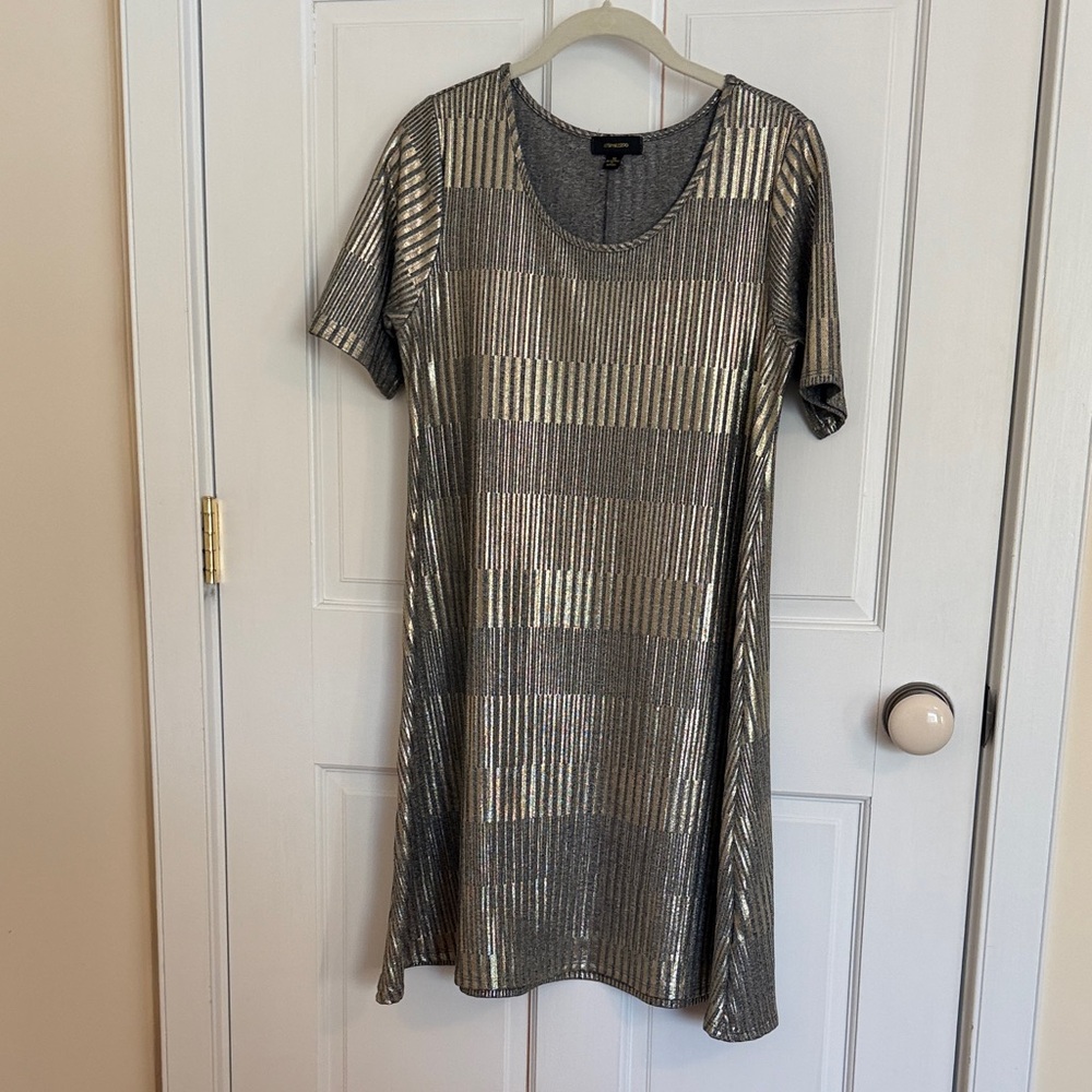 Espresso brand - Dress Black and Gold Textured